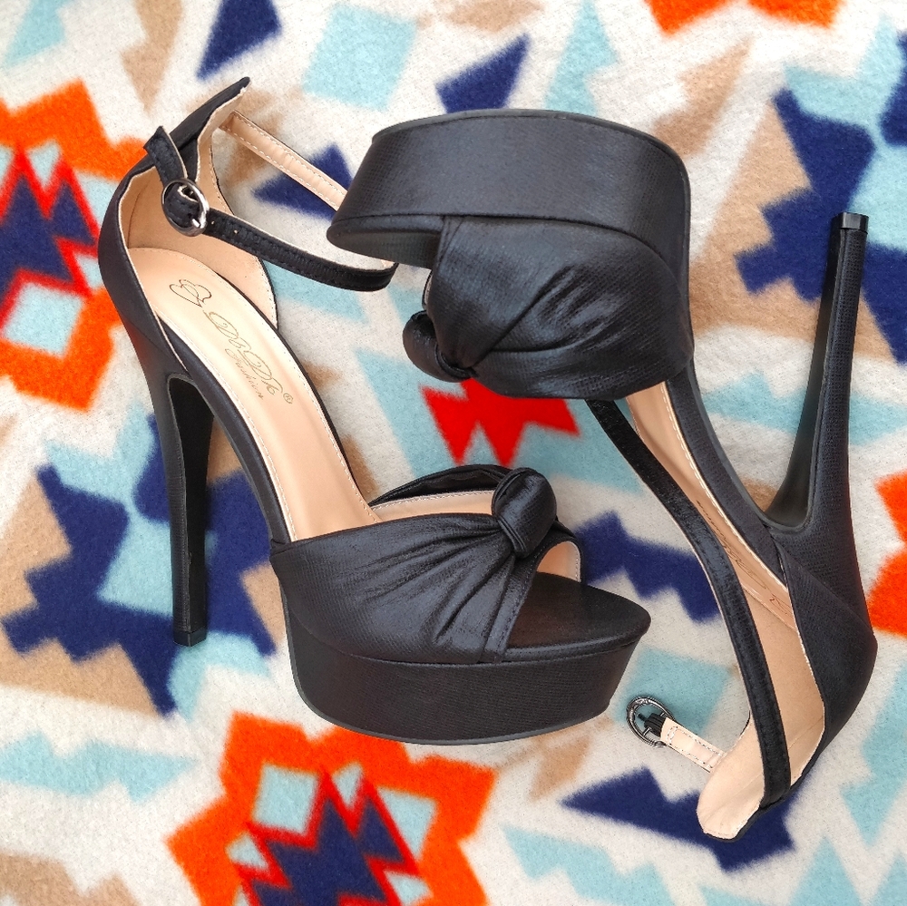 DbDk Platform Stiletto Pumps (NWOT)